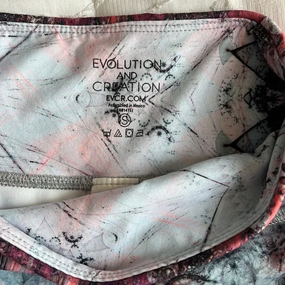 Assorted workout leggings bundle - Picture 13 of 13